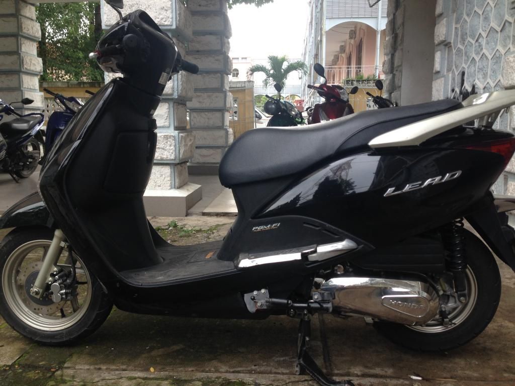 HonDa LEAD 110 , đời 2010, màu đen, zin 100% chưa mở bất kỳ ốc nào.có hình,21 triệu - 2