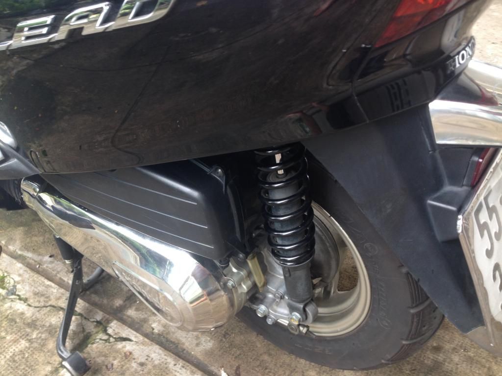 HonDa LEAD 110 , đời 2010, màu đen, zin 100% chưa mở bất kỳ ốc nào.có hình,21 triệu - 12