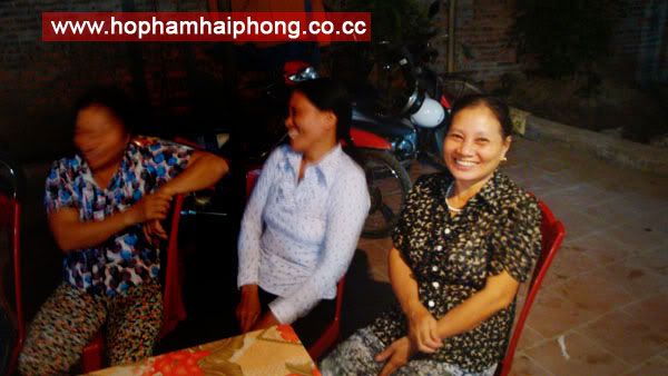 http://i1048.photobucket.com/albums/s368/hophamhaiphong/15-10-2012%20Gio%20to%20201%20nam%20ho%20Pham%20Cong/DSC09598.jpg