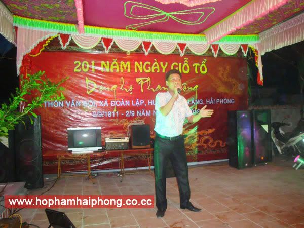 http://i1048.photobucket.com/albums/s368/hophamhaiphong/15-10-2012%20Gio%20to%20201%20nam%20ho%20Pham%20Cong/DSC09606.jpg