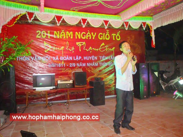 http://i1048.photobucket.com/albums/s368/hophamhaiphong/15-10-2012%20Gio%20to%20201%20nam%20ho%20Pham%20Cong/DSC09619.jpg