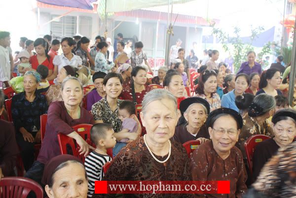 http://i1048.photobucket.com/albums/s368/hophamhaiphong/Khanh%20thanh%20nha%20tho%20ho%20Pham%20-%20phan%202%20-%20ngay%2026-8-2/IMG_1321.jpg