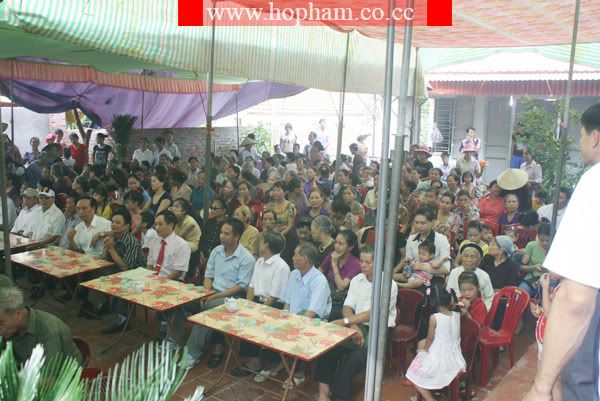 http://i1048.photobucket.com/albums/s368/hophamhaiphong/Khanh%20thanh%20nha%20tho%20ho%20Pham%20-%20phan%202%20-%20ngay%2026-8-2/IMG_1338.jpg