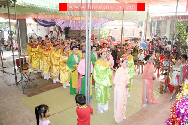 http://i1048.photobucket.com/albums/s368/hophamhaiphong/Khanh%20thanh%20nha%20tho%20ho%20Pham%20phan%201%20-%2025-8-2012/IMG_1188.jpg
