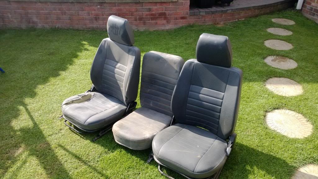 defenderseats003_zps2c04babc.jpg